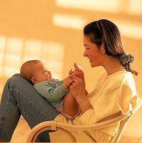 au-pair-with-child.jpg (14072 bytes)